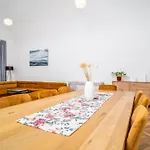 Luxapart Big 12people With Breakfast Option קושיצה