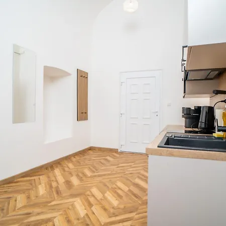 Luxapart Big 12people With Breakfast