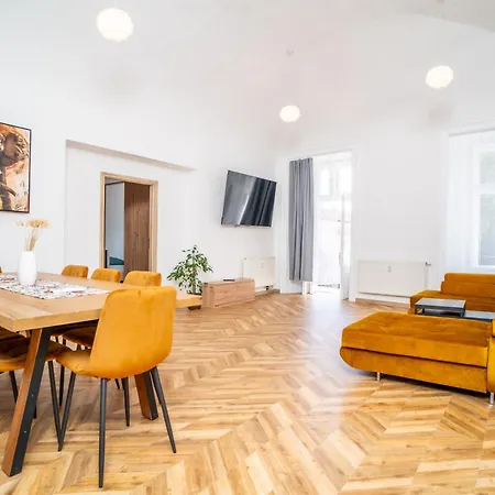 Daire Luxapart Big 12people With Breakfast Kösice