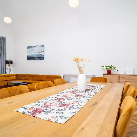 Luxapart Big 12people With Breakfast Košice