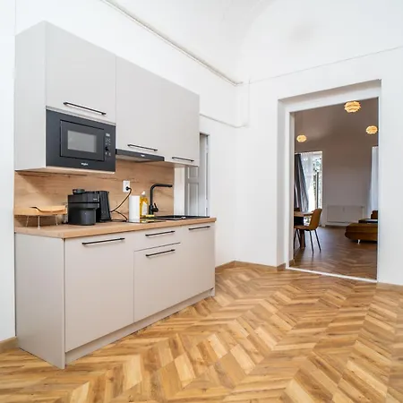 Daire Luxapart Big 12people With Breakfast Kösice