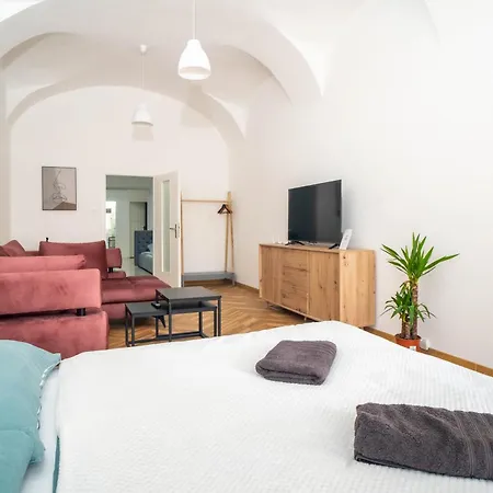 Luxapart Big 12people With Breakfast